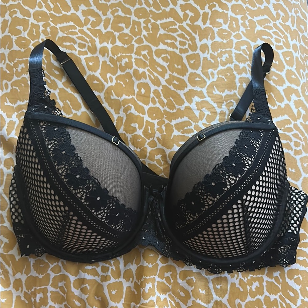 Cacique Black Underwire Bra with Lace Detailing
